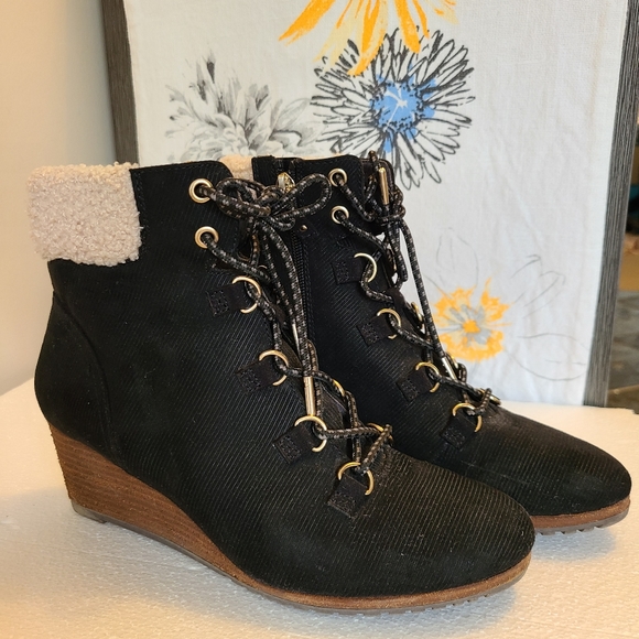 Dr. Scholl's Wedged Boots - Picture 1 of 7